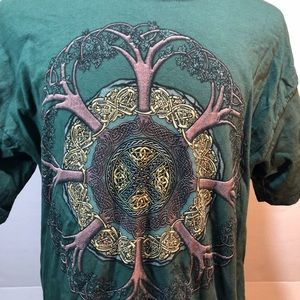 The mountain brand xl shirt Celtic tree green